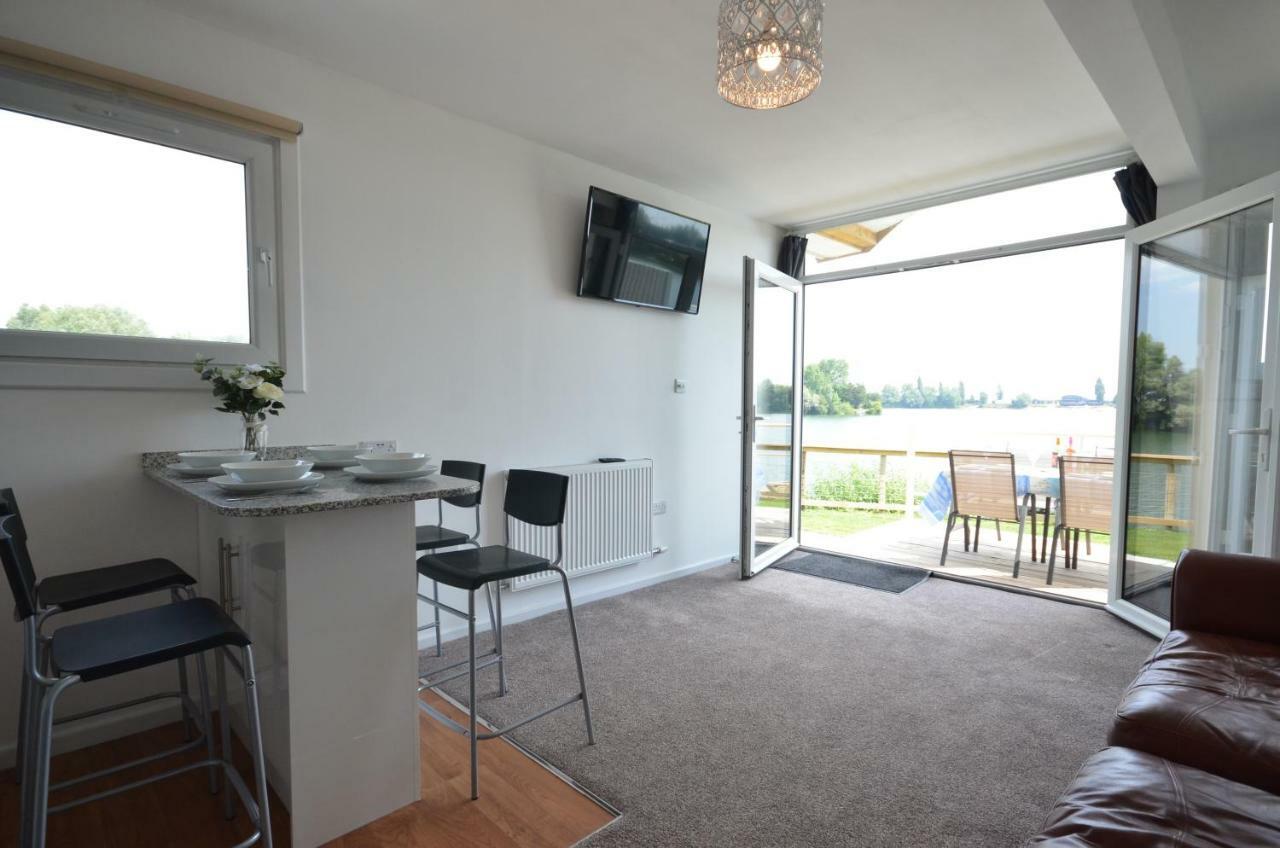 Premium Lake Lodges Chichester Esterno foto