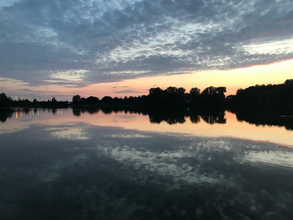 Premium Lake Lodges Chichester Esterno foto