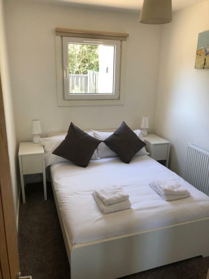 Premium Lake Lodges Chichester Esterno foto